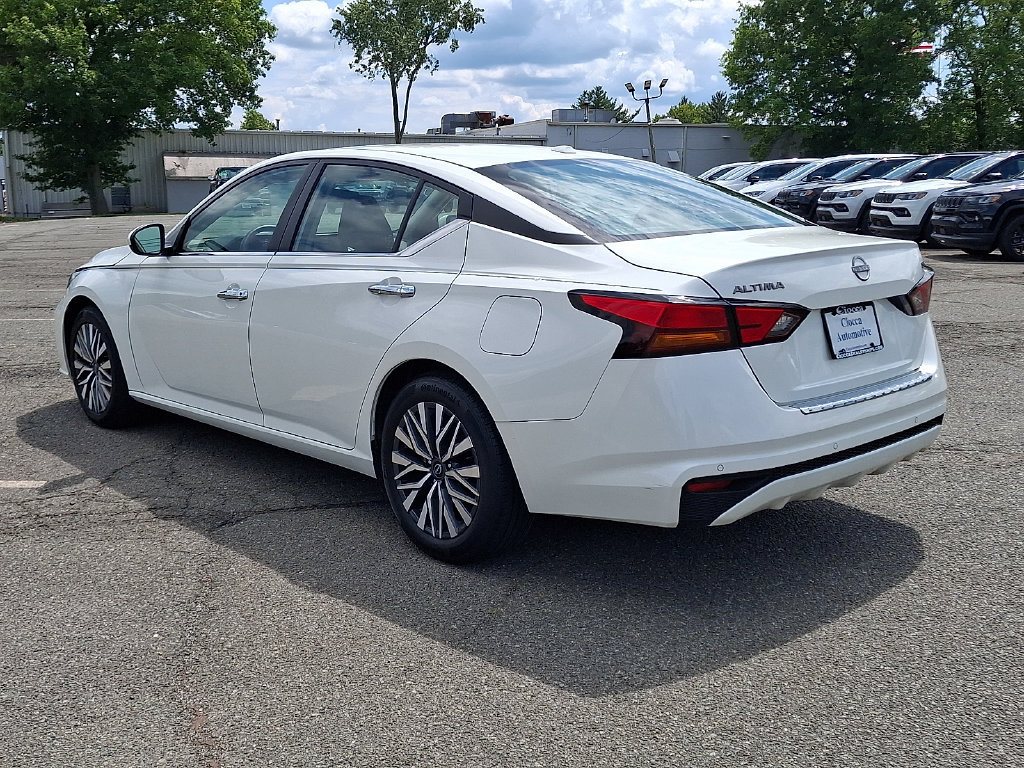Used 2023 Nissan Altima 2.5 SV FWD image 7