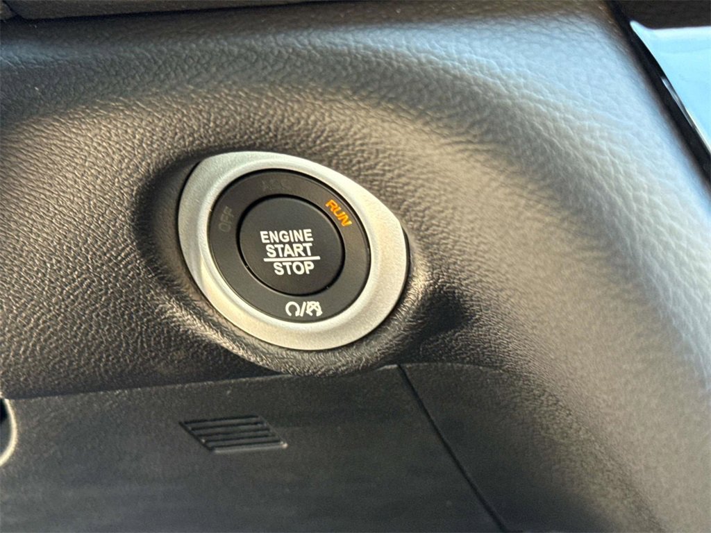 New 2026 Chrysler Voyager LX image 26