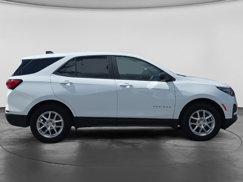 Used 2023 Chevrolet Equinox LS AWD/4WD image 7