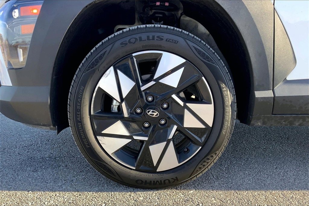 Used 2025 Hyundai Kona SEL image 24