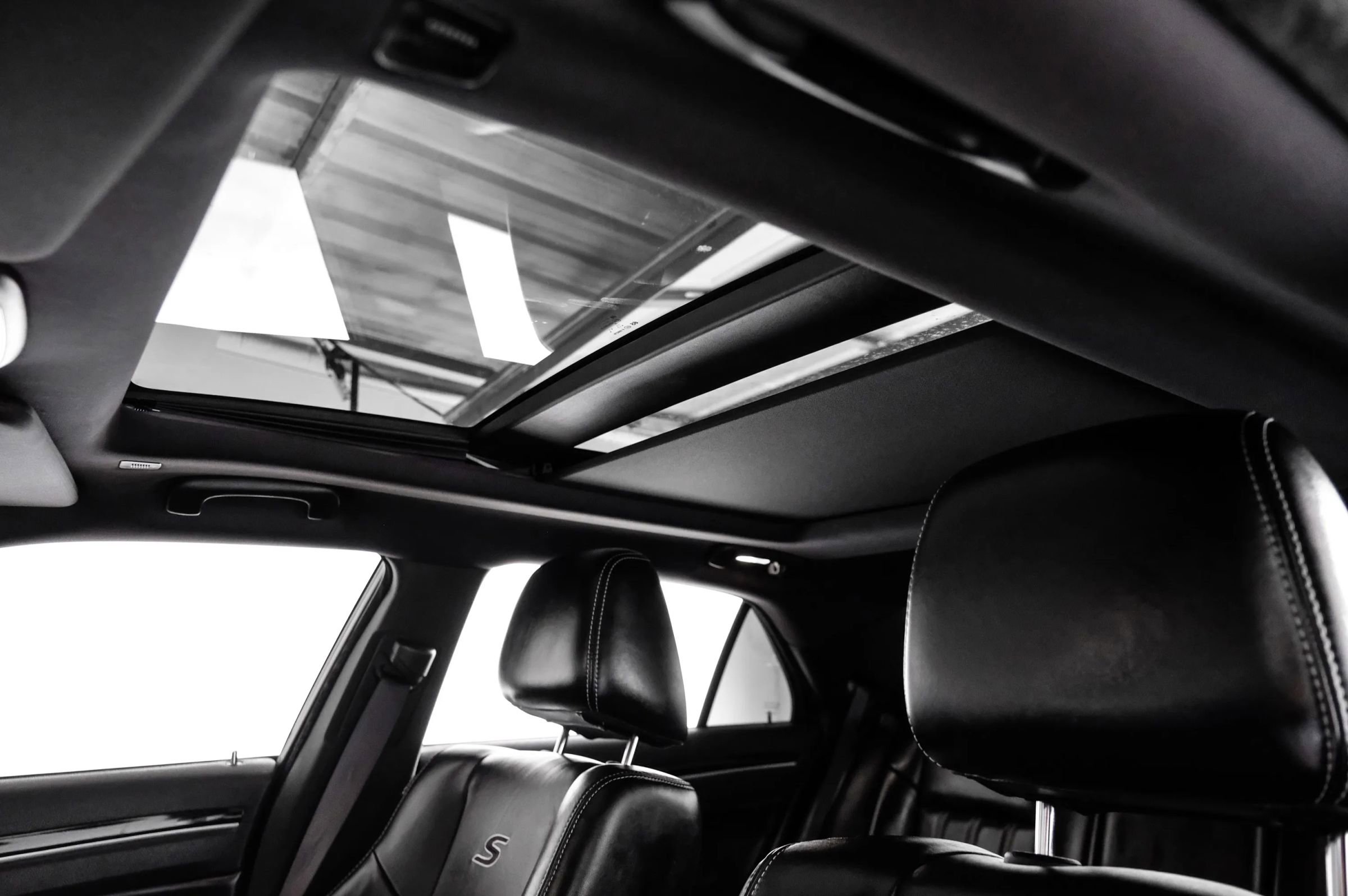 Used 2022 Chrysler 300 S RWD image 19