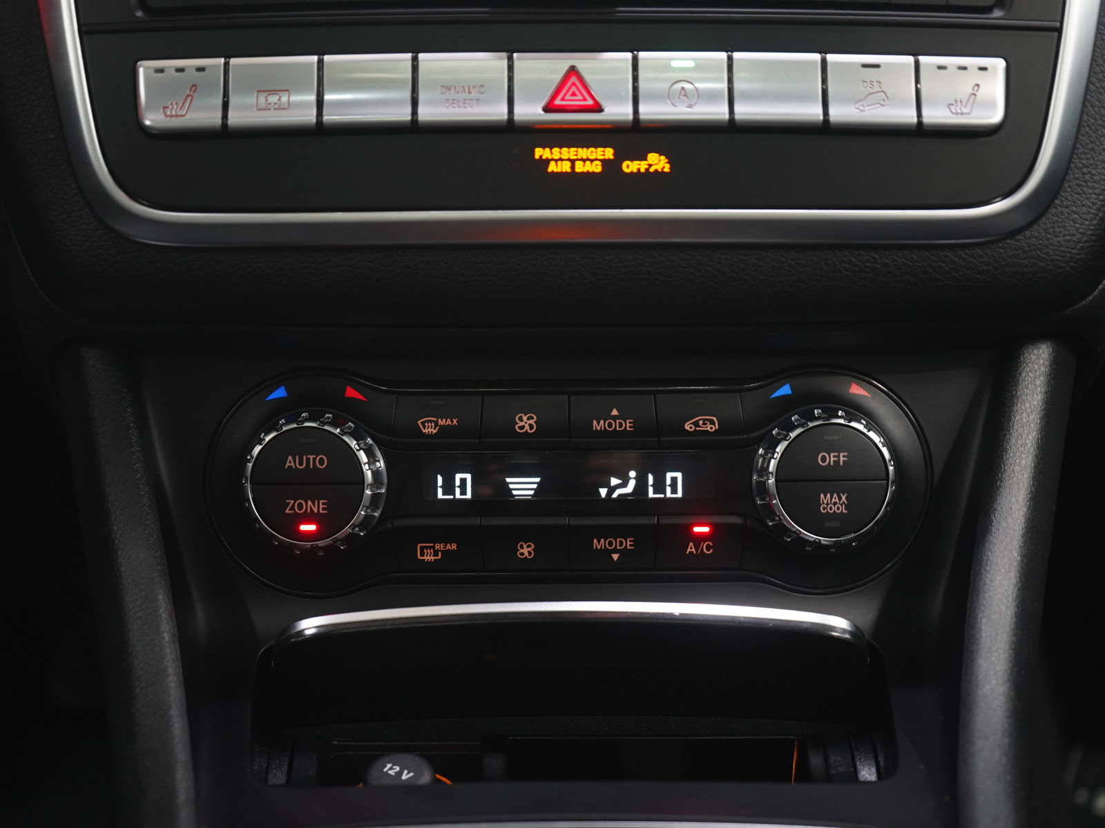 Used 2019 Mercedes-Benz GLA 250 4MATIC w/ Premium Package image 17