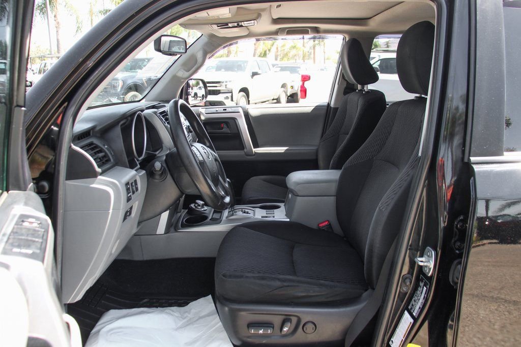 Used 2013 Toyota 4Runner SR5 w/ Convenience Pkg image 16