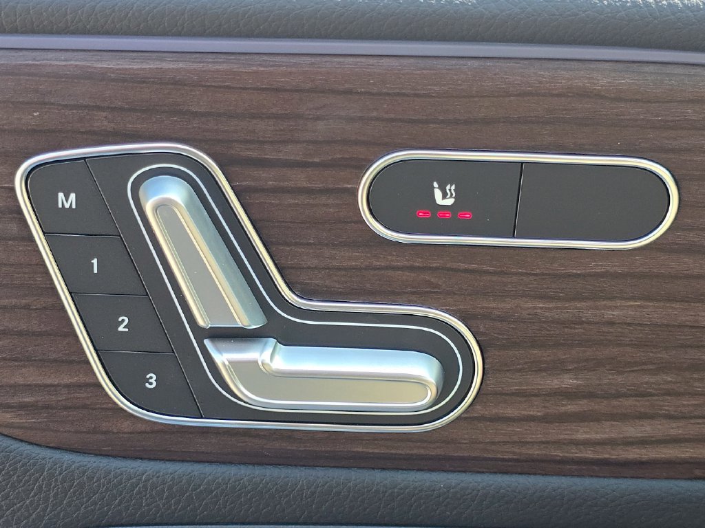 New 2026 Mercedes-Benz GLB 250 4MATIC image 6