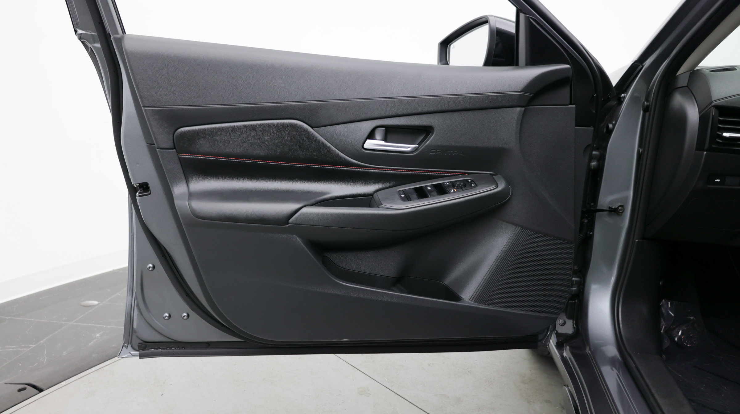 Used 2026 Nissan Sentra SR w/ Floor Mat Package FWD image 12
