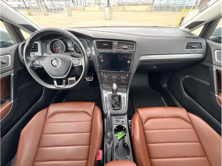 Used 2018 Volkswagen Golf Alltrack SEL image 15