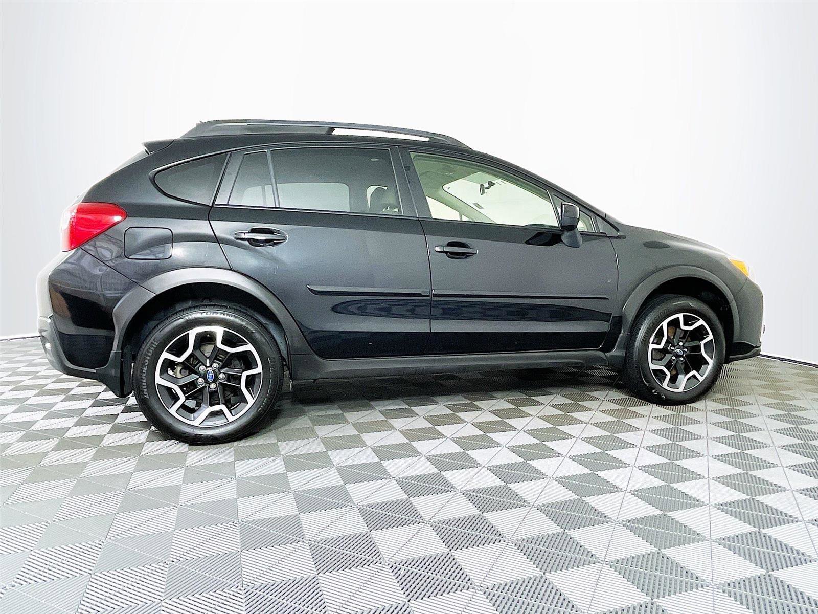 Used 2016 Subaru Crosstrek 2.0i Premium image 10
