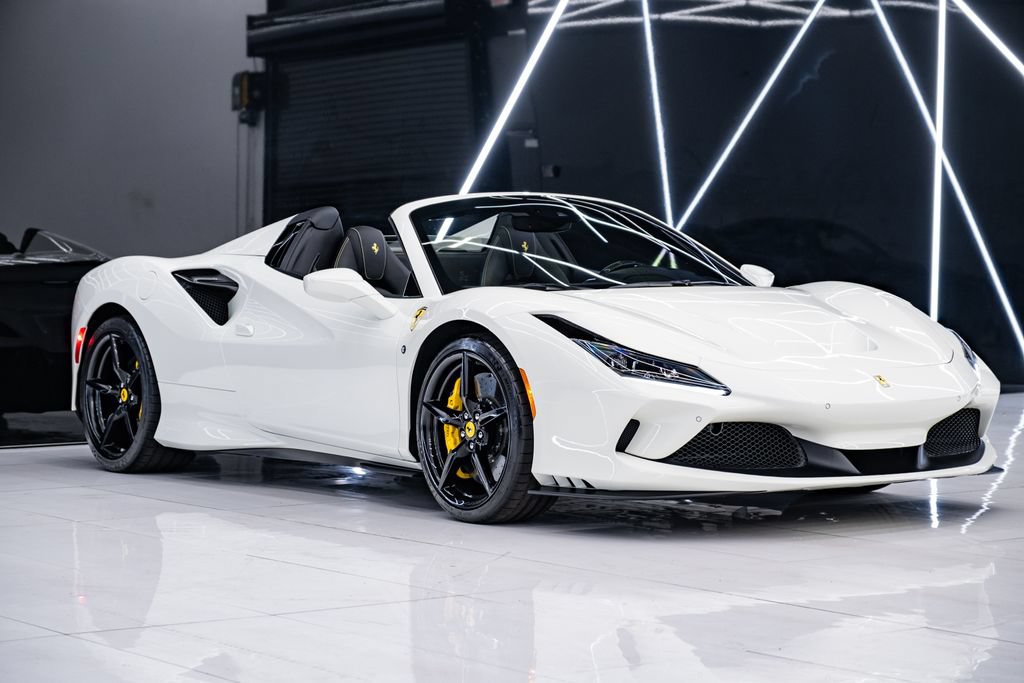 Used 2022 Ferrari F8 Tributo RWD image 1