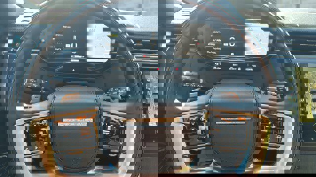 Used 2024 Land Rover Range Rover Long Wheelbase SE image 28