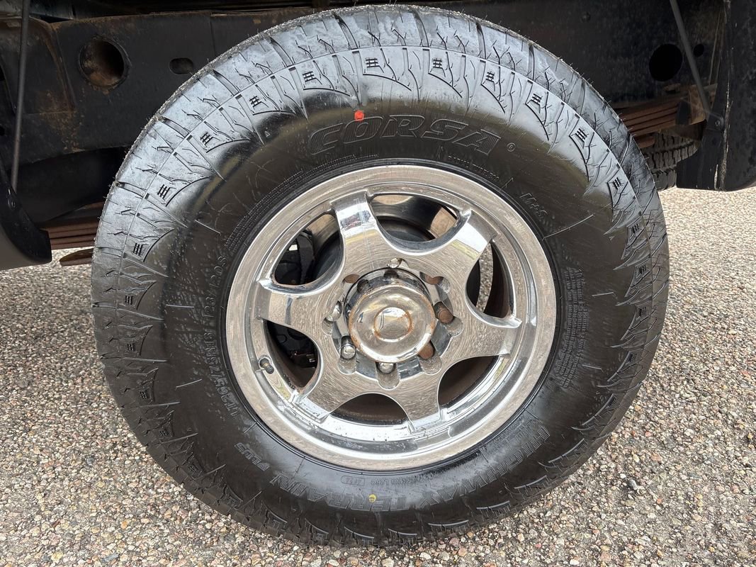 Used 2001 Chevrolet Silverado 2500 LS image 24