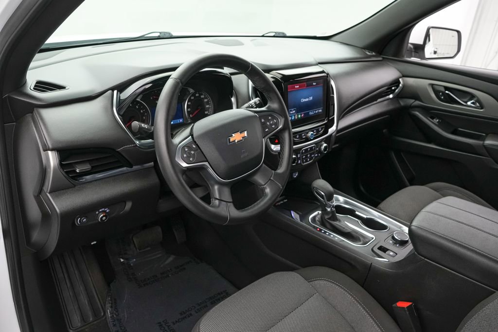 Used 2023 Chevrolet Traverse LT FWD image 12