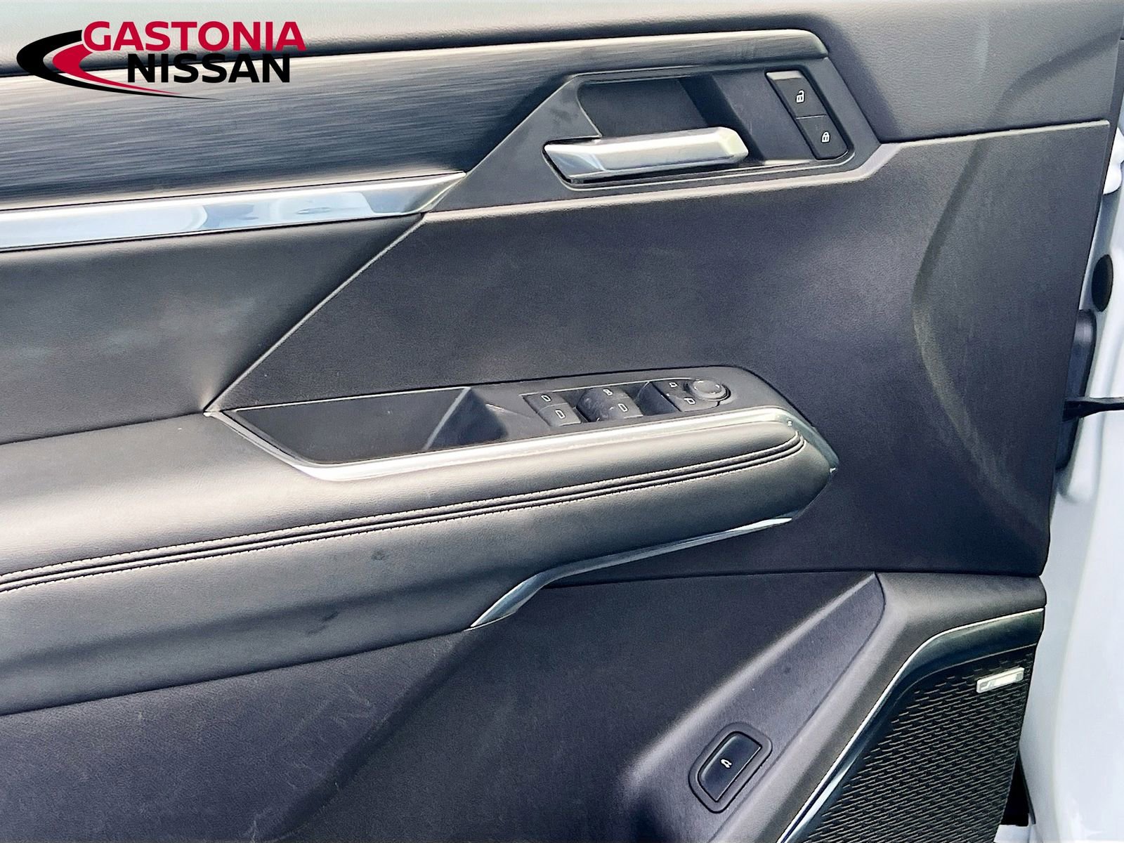 Used 2025 GMC Acadia Elevation image 23