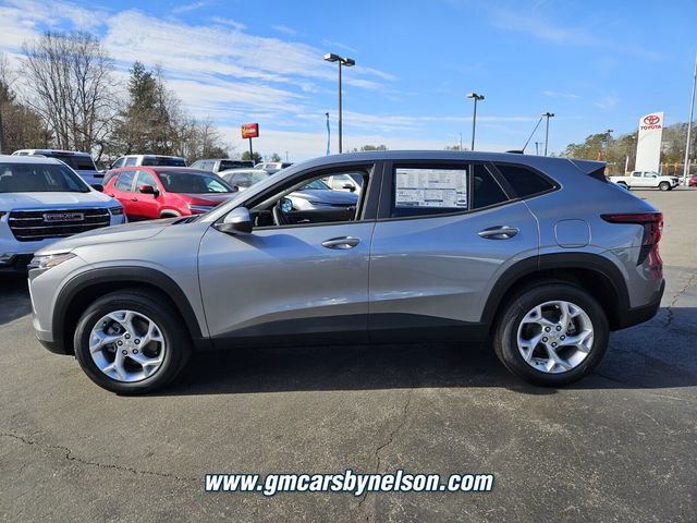 New 2026 Chevrolet Trax LS w/ LS Convenience Package FWD image 4