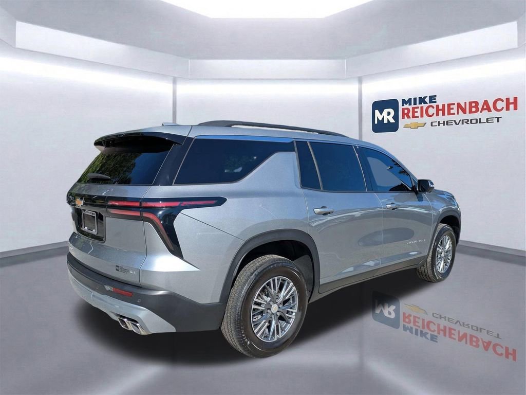 Used 2024 Chevrolet Traverse LT AWD/4WD image 4