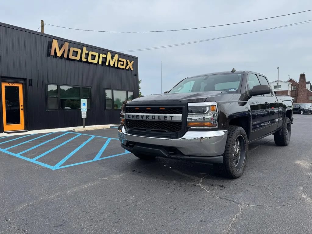 Used 2019 Chevrolet Silverado 1500 LT AWD/4WD image 1