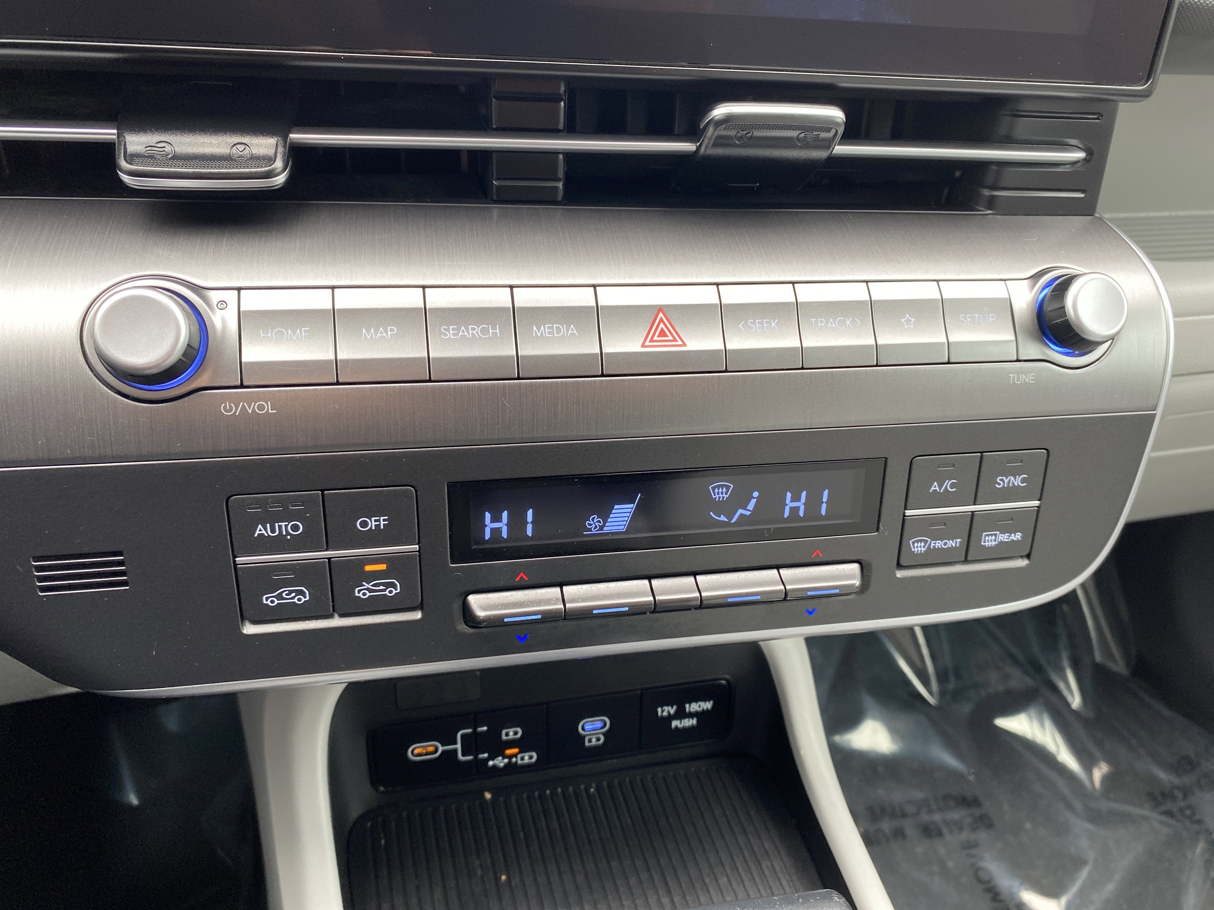 Used 2024 Hyundai Kona SEL image 30