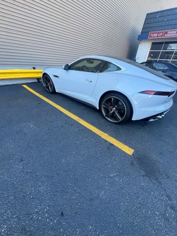 Used 2018 Jaguar F-TYPE R image 2