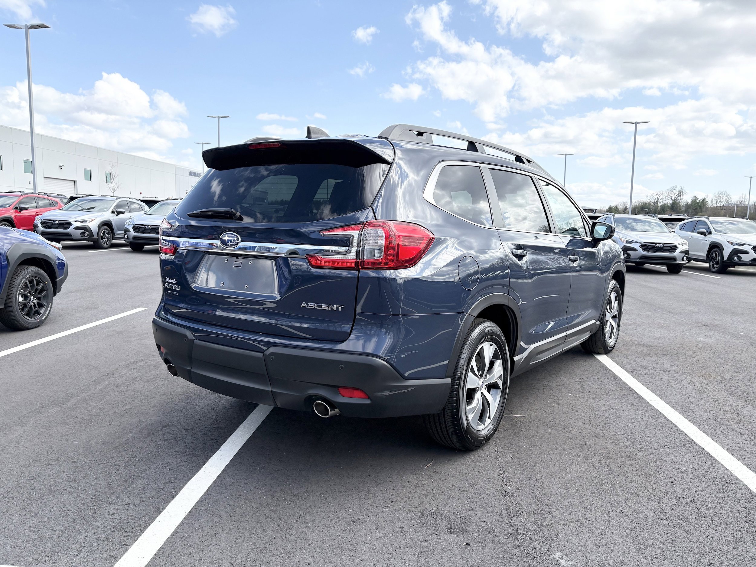 Certified 2025 Subaru Ascent Premium AWD/4WD image 9