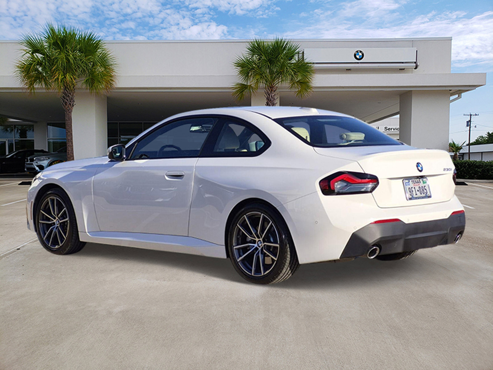 Certified 2025 BMW 230i Coupe w/ Convenience Package RWD image 6