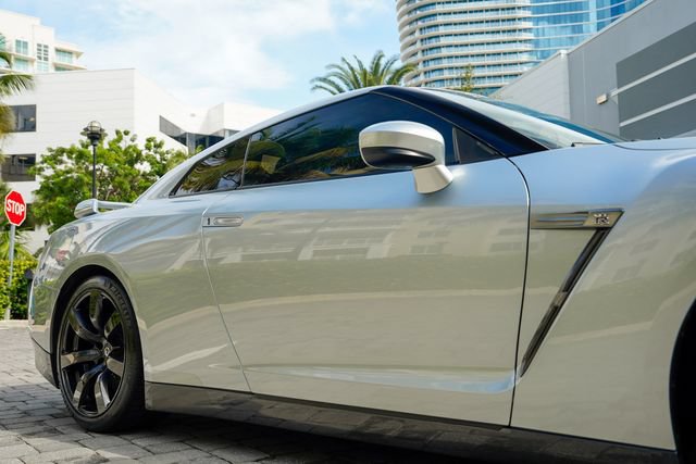 Used 2010 Nissan GT-R Premium AWD/4WD image 37