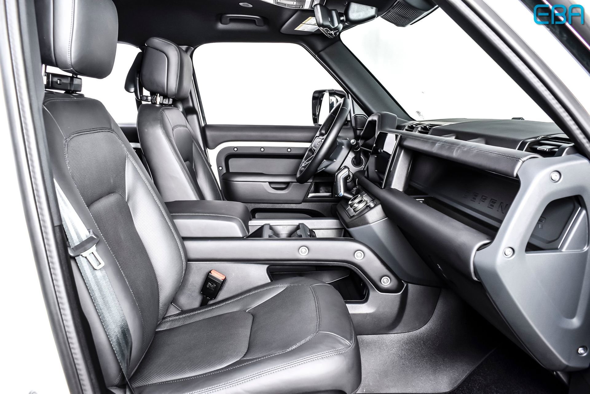 Used 2025 Land Rover Defender 130 X-Dynamic SE image 26