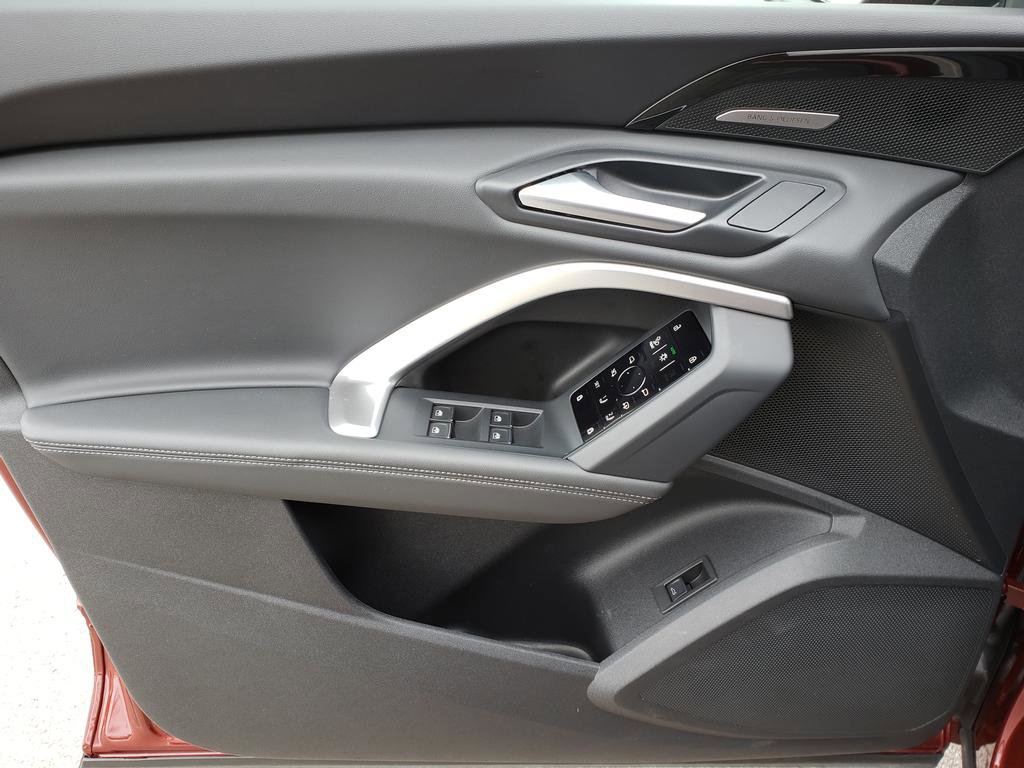 Used 2025 Audi Q5 Prestige image 9