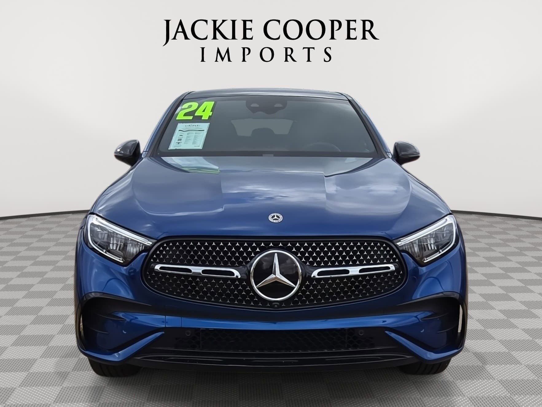 Used 2024 Mercedes-Benz GLC 300 4MATIC w/ AMG Line image 2