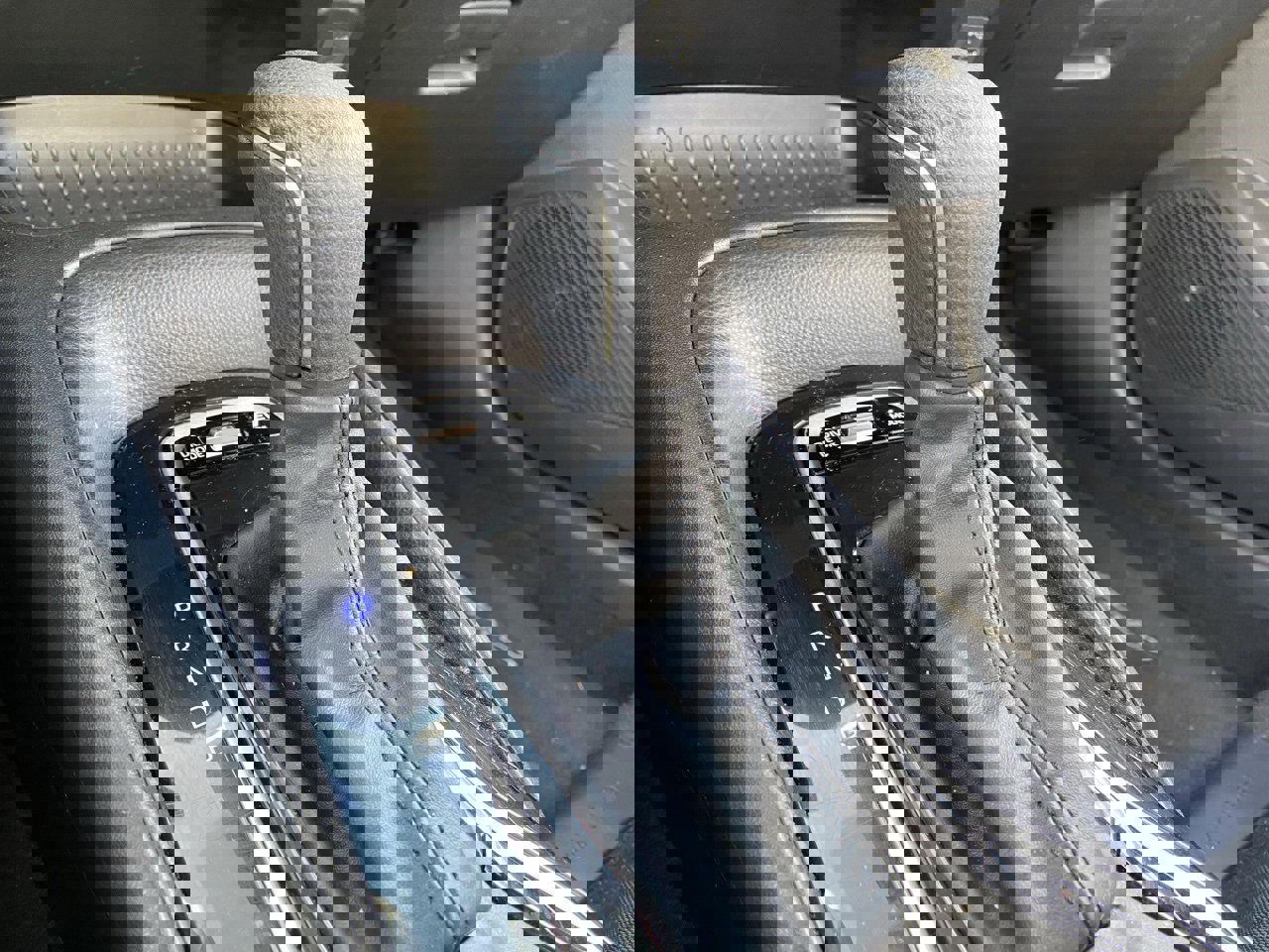 Used 2025 Toyota Corolla SE w/ Carpet Mat Package (TMS) image 6