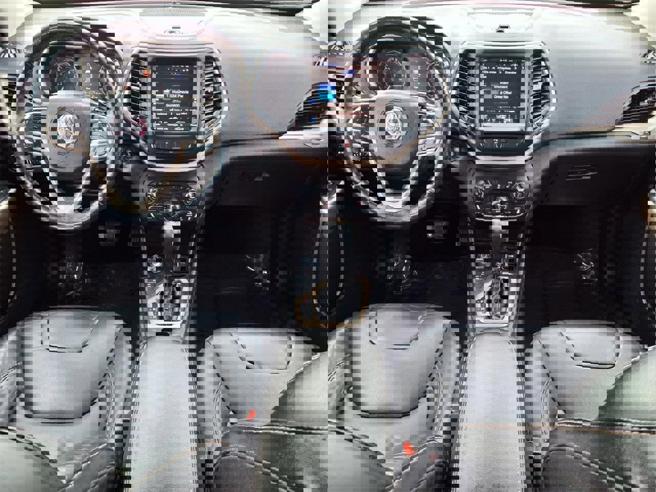 Used 2018 Jeep Cherokee Limited image 13