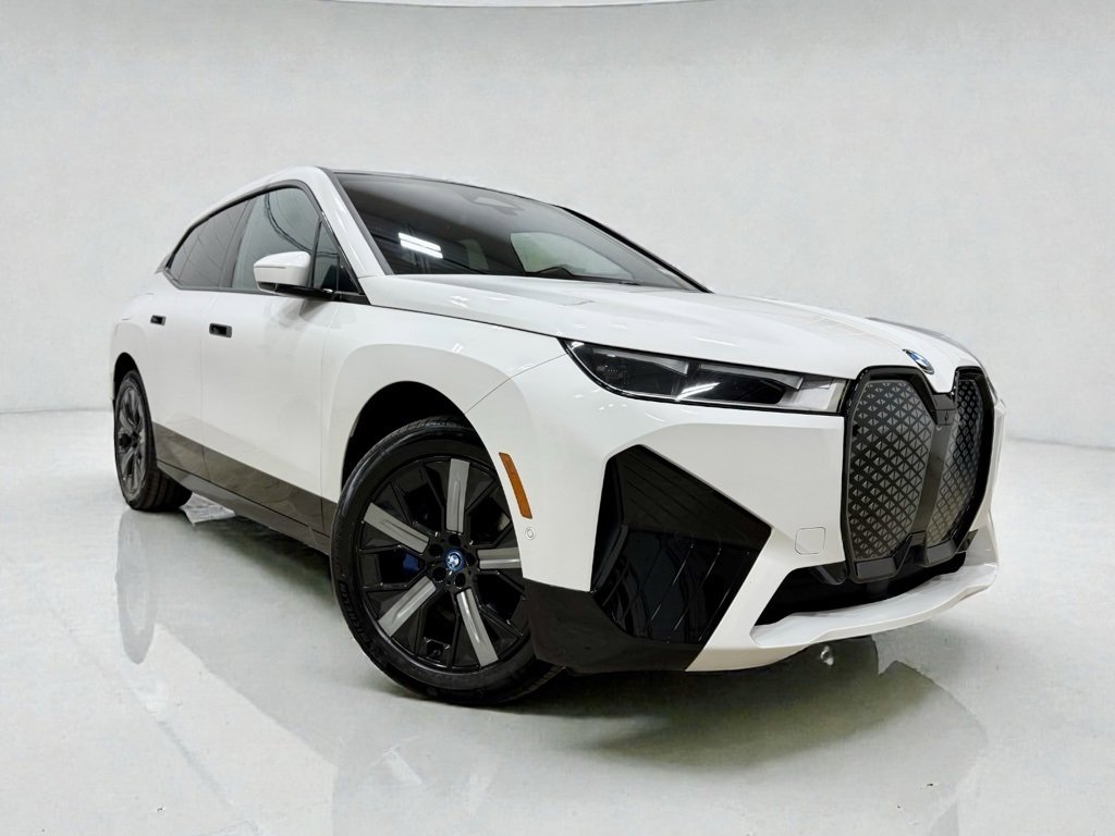 Used 2022 BMW iX xDrive50 w/ Premium Package image 3