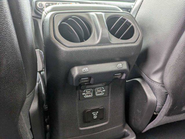 Used 2022 Jeep Wrangler Unlimited Rubicon AWD/4WD image 14