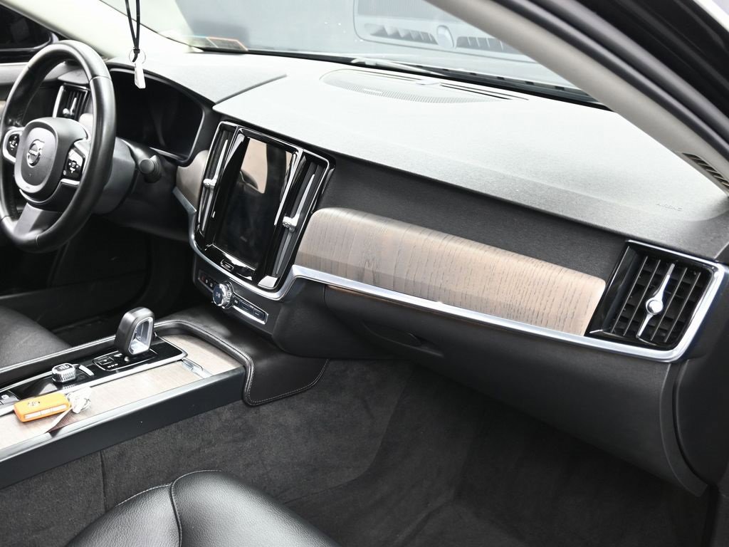 Used 2023 Volvo S90 B6 Plus w/ Protection Package Premier image 36