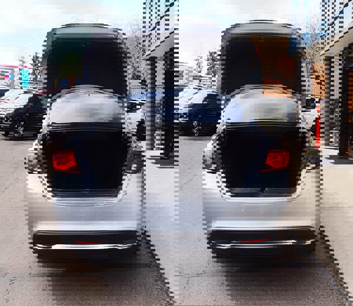 Used 2017 Chrysler 200 Limited Platinum image 22