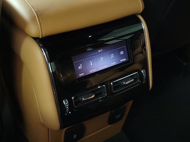 Used 2023 Lincoln Aviator Black Label w/ Dynamic Handling Package AWD/4WD image 12