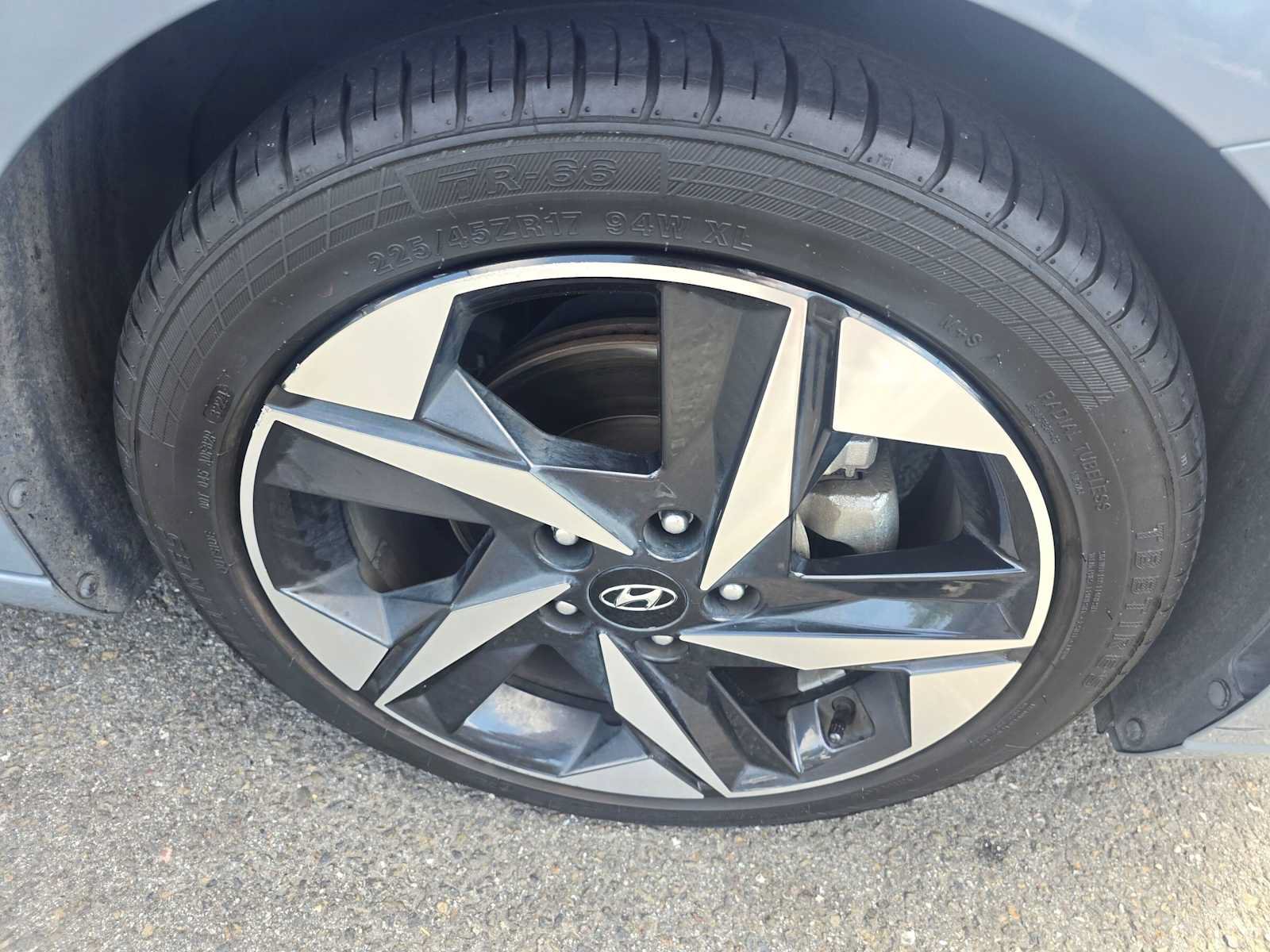 Used 2021 Hyundai Elantra Limited FWD image 9