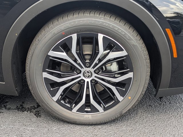 New 2026 Toyota Crown XLE image 11