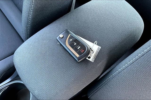 Used 2024 Toyota Corolla LE image 30