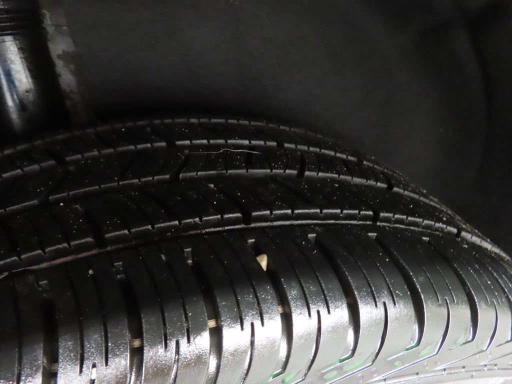 Used 2023 Volkswagen Tiguan SE R-Line image 34