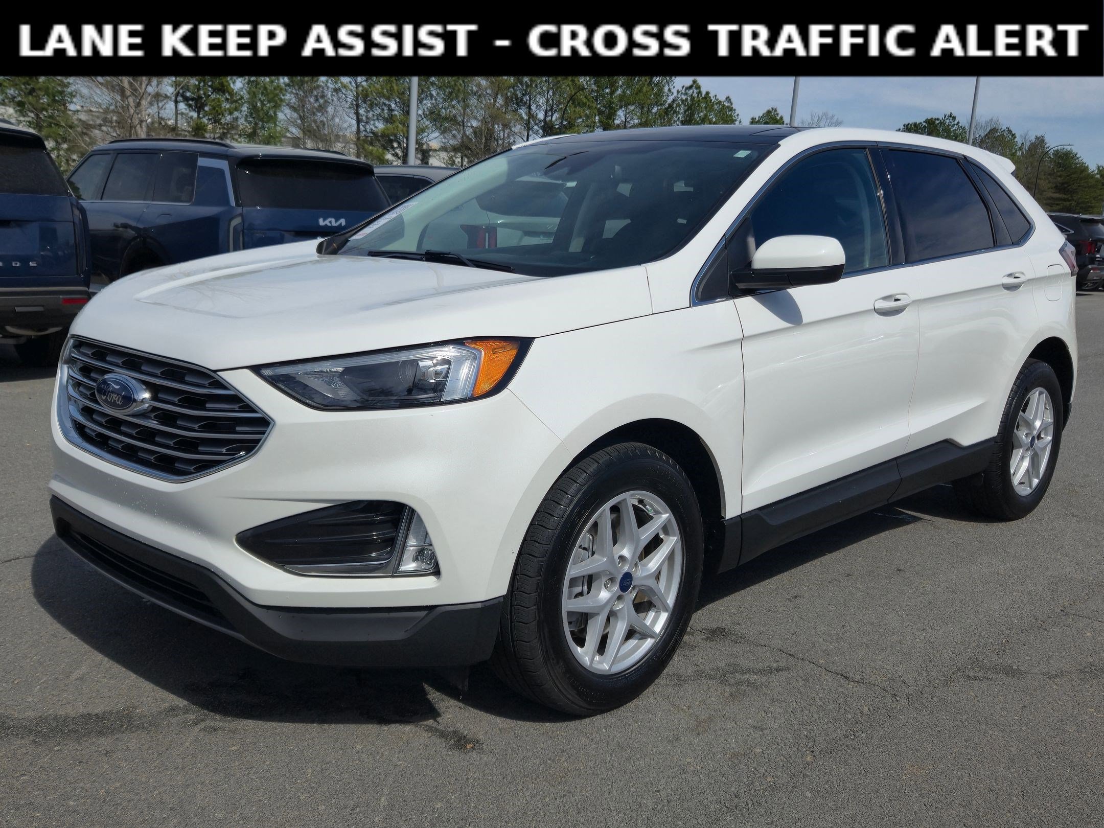 Used 2022 Ford Edge SEL w/ Convenience Package image 3