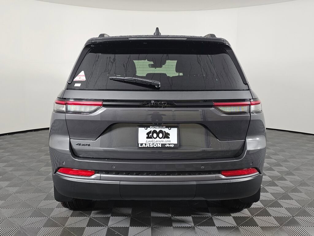 New 2026 Jeep Grand Cherokee Altitude image 5