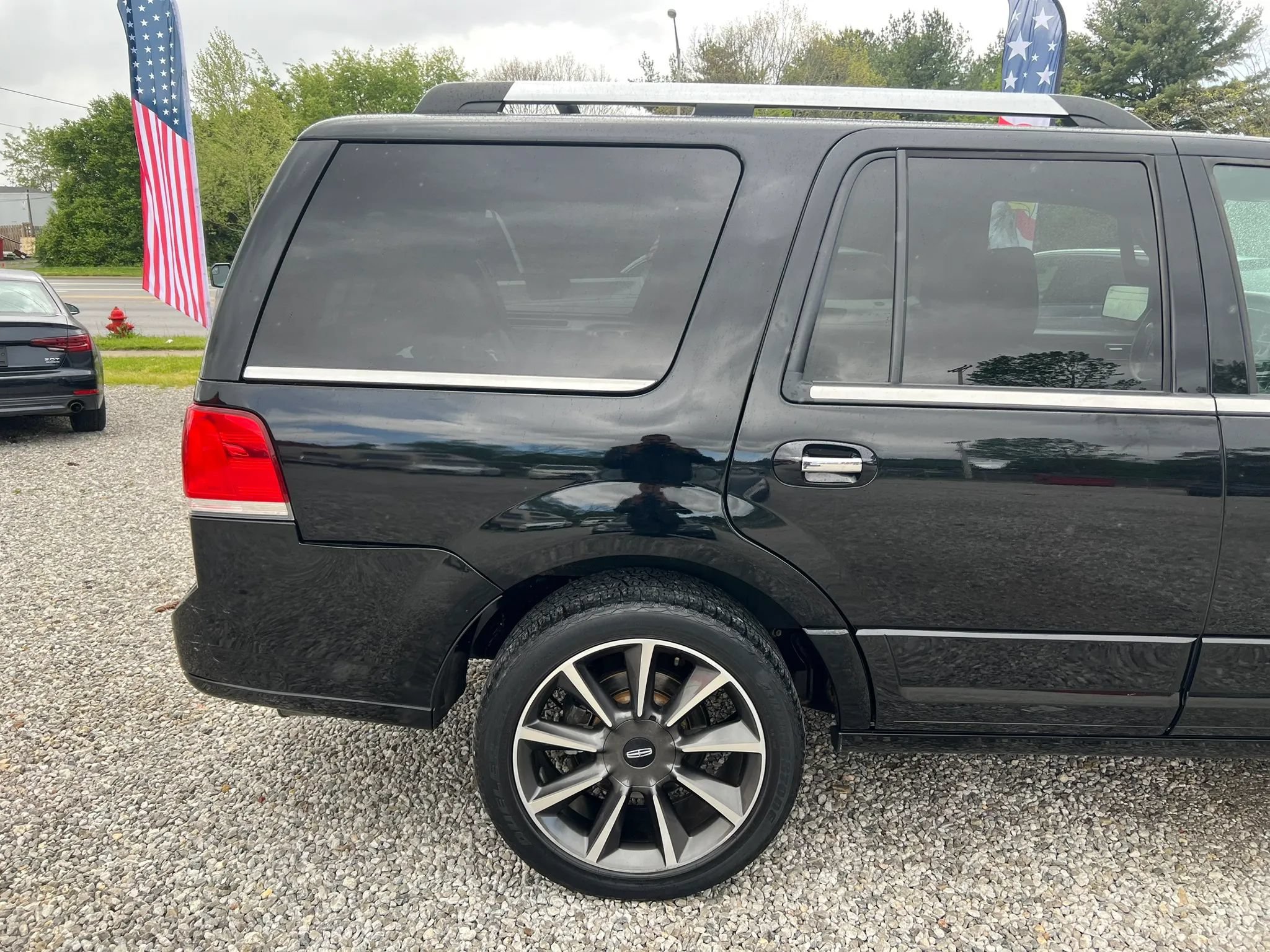 Used 2016 Lincoln Navigator Reserve AWD/4WD image 9