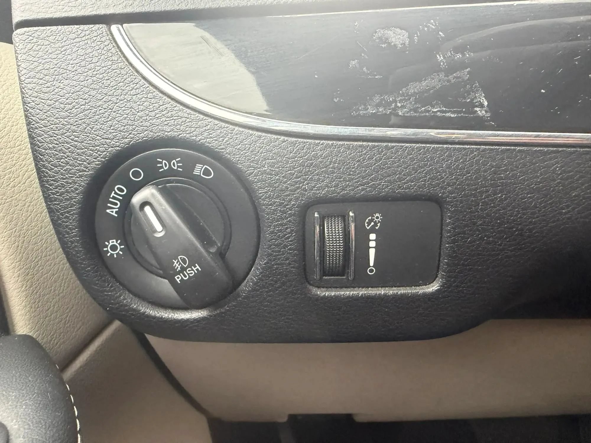 Used 2019 Dodge Grand Caravan SXT FWD image 16