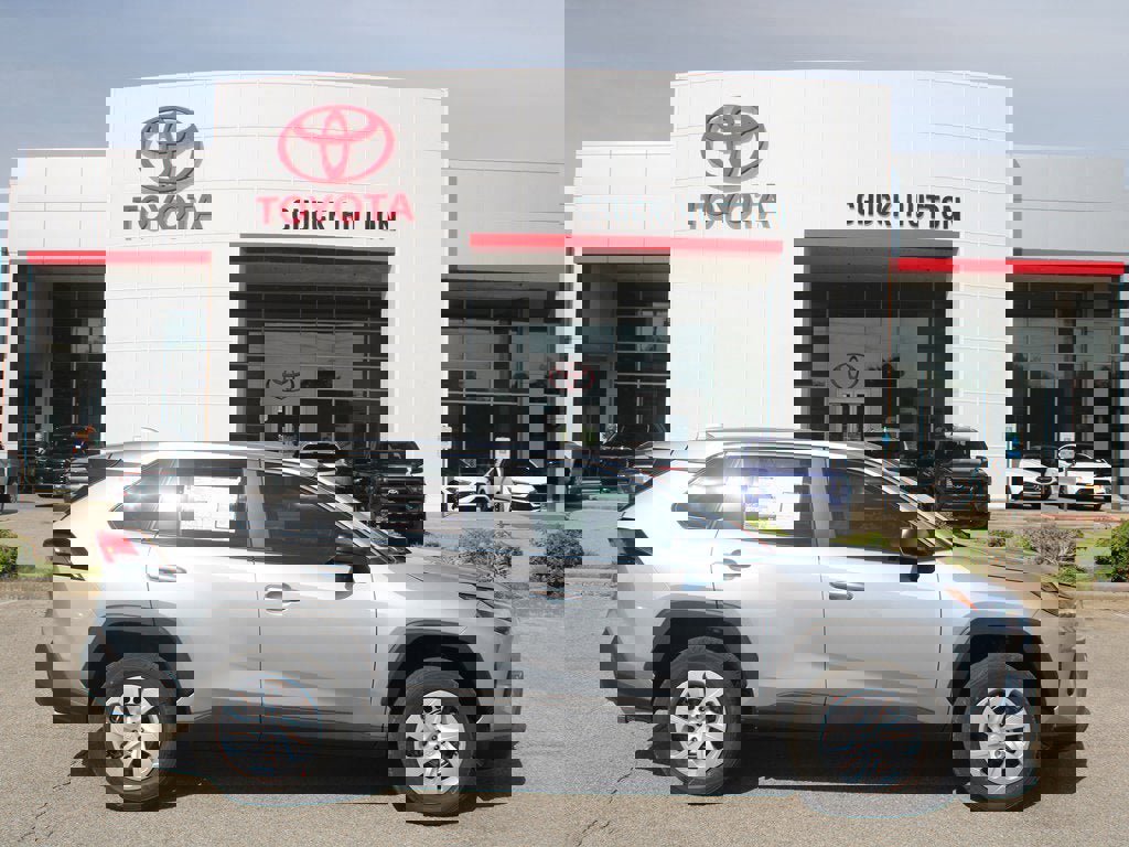 New 2025 Toyota RAV4 LE image 17