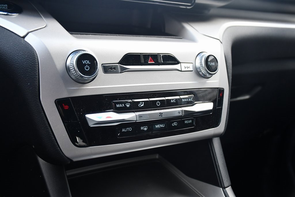 Used 2023 Ford Explorer XLT w/ Class IV Trailer Tow Package image 31