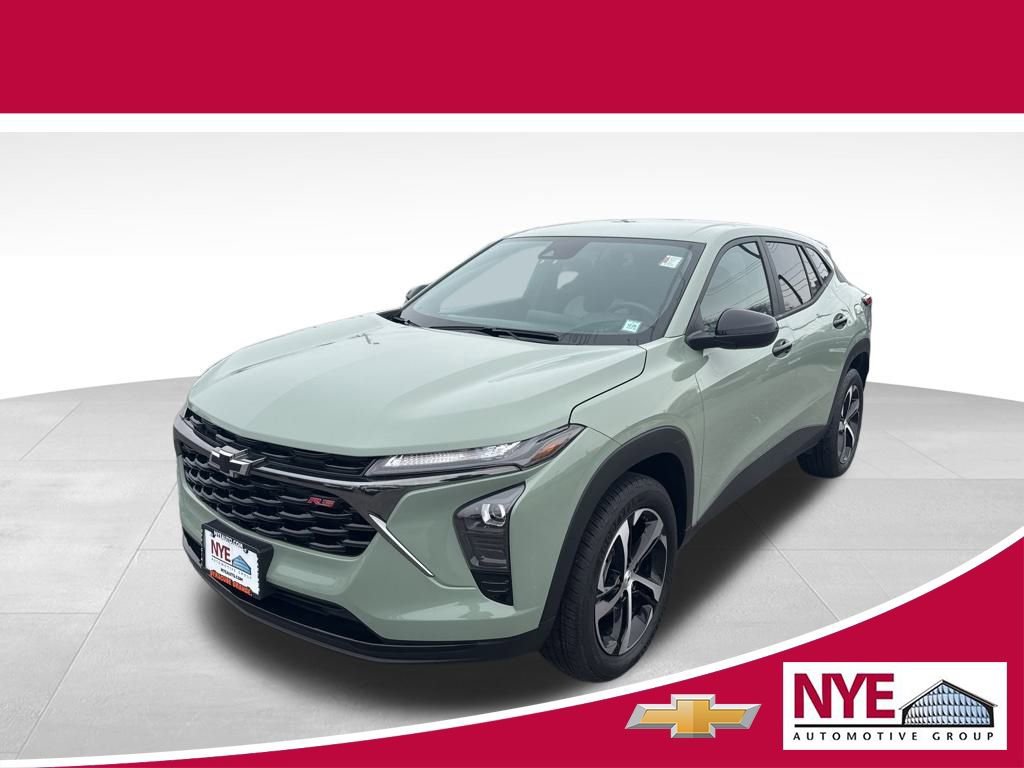 Used 2024 Chevrolet Trax RS w/ Driver Confidence Package image 1