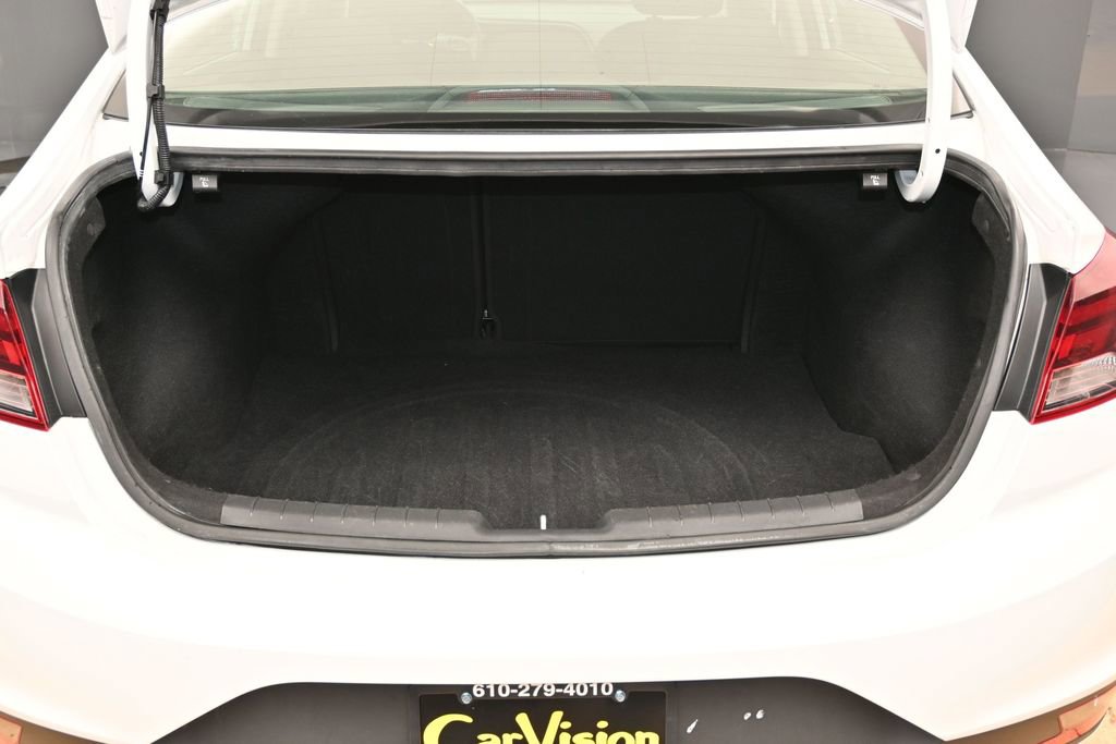 Used 2020 Hyundai Elantra SE w/ Cargo Package (C1) FWD image 21