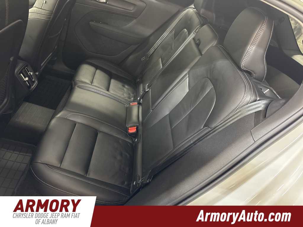Used 2023 Volvo XC40 B5 Core w/ Convenience Package image 26