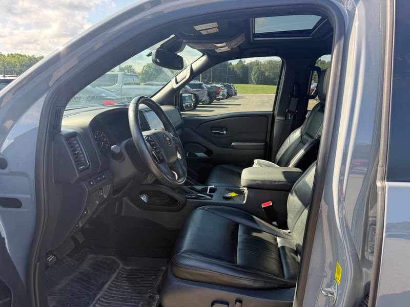 Used 2022 Nissan Frontier PRO-4X w/ Pro-4X Premium Package AWD/4WD image 3