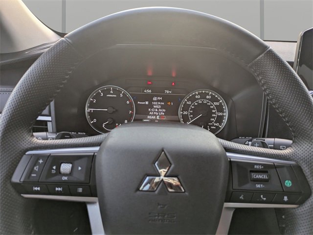 Used 2024 Mitsubishi Outlander FWD image 33