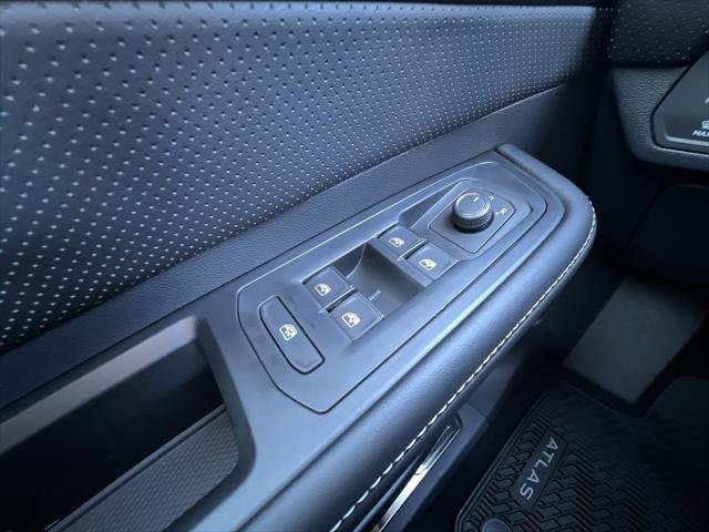 New 2026 Volkswagen Atlas SEL image 13